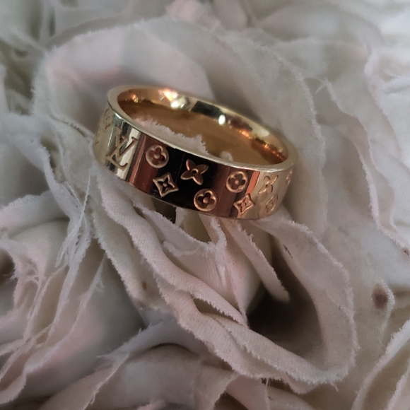 Custom-made Stainless Ring - Picture 2 of 8